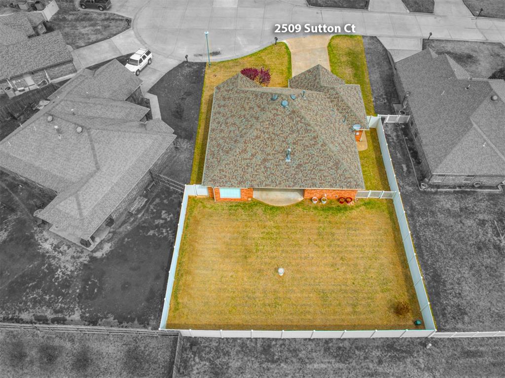 2509 Sutton Court Property Photo 4