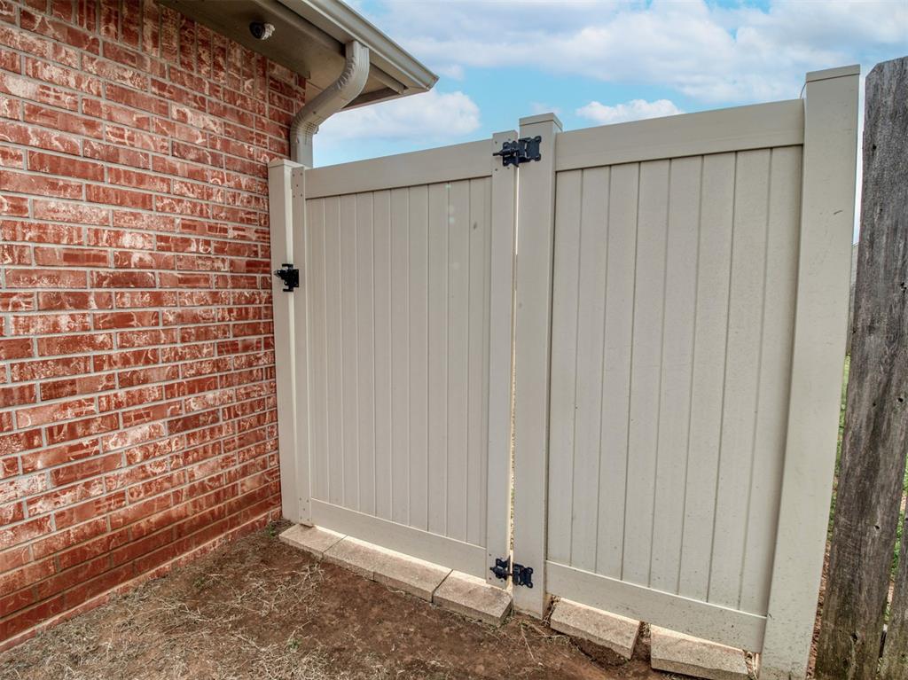2509 Sutton Court Property Photo 17