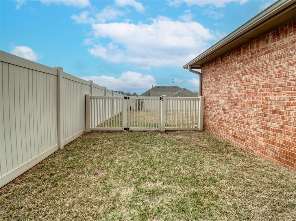 2509 Sutton Court Property Photo 18