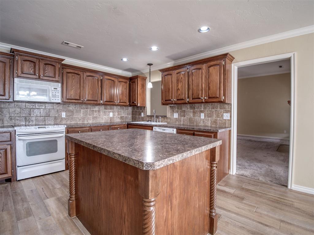 2509 Sutton Court Property Photo 27