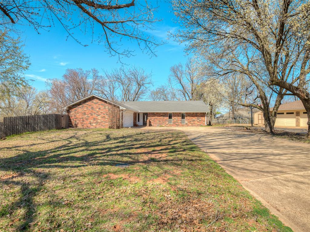 4814 W Country Club Court Property Photo 1