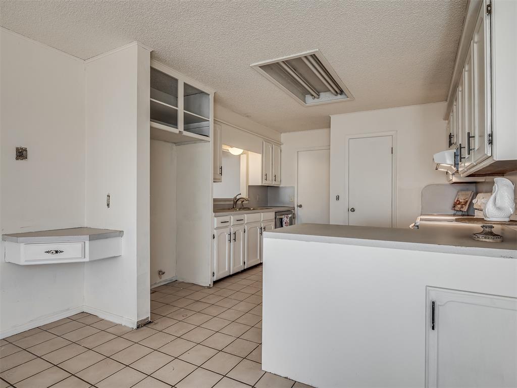 4814 W Country Club Court Property Photo 11