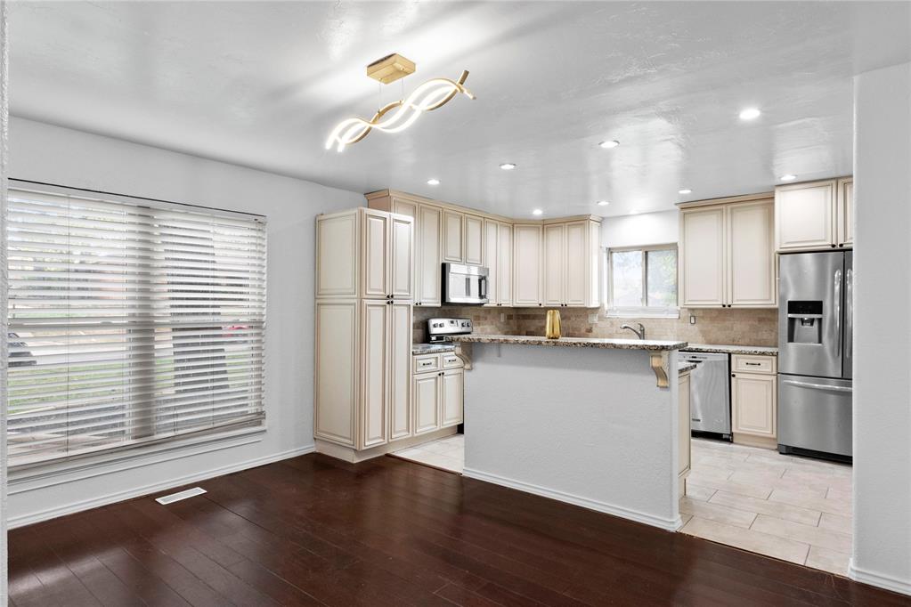1163236 Property Photo 27