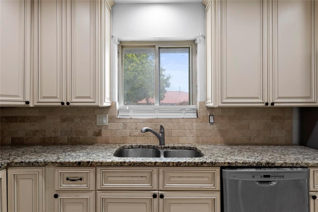 1163236 Property Photo 32