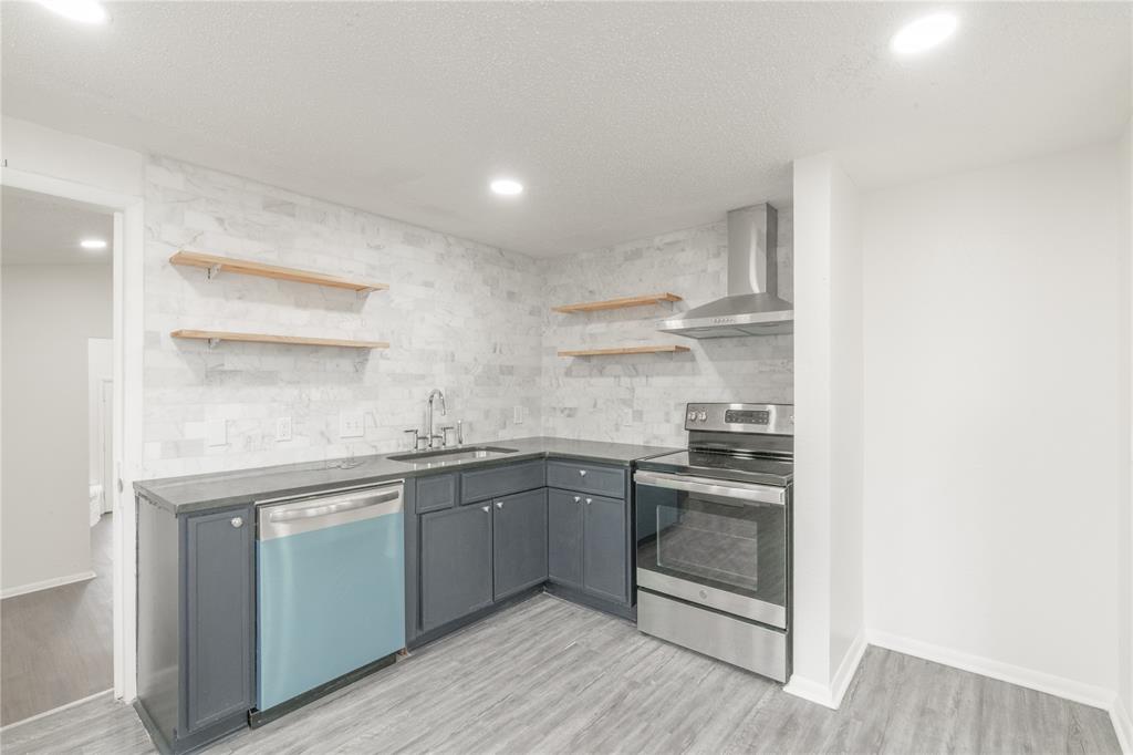 5812 S Francis Avenue Property Photo 7