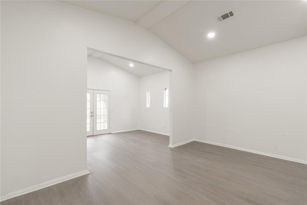 5812 S Francis Avenue Property Photo 10