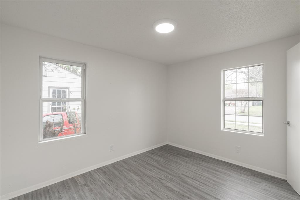 5812 S Francis Avenue Property Photo 14