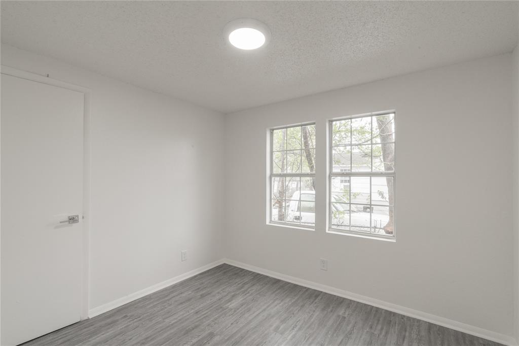 5812 S Francis Avenue Property Photo 16