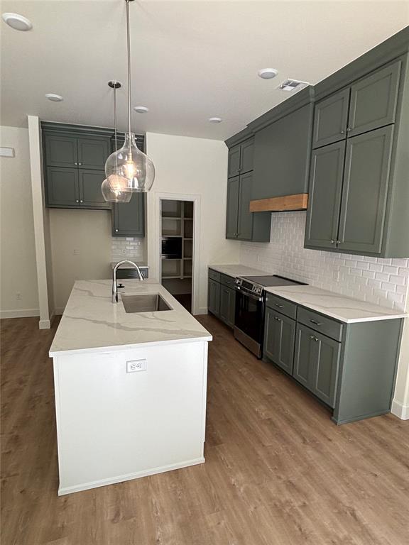 12045 Cyrus Boulevard Property Photo 3