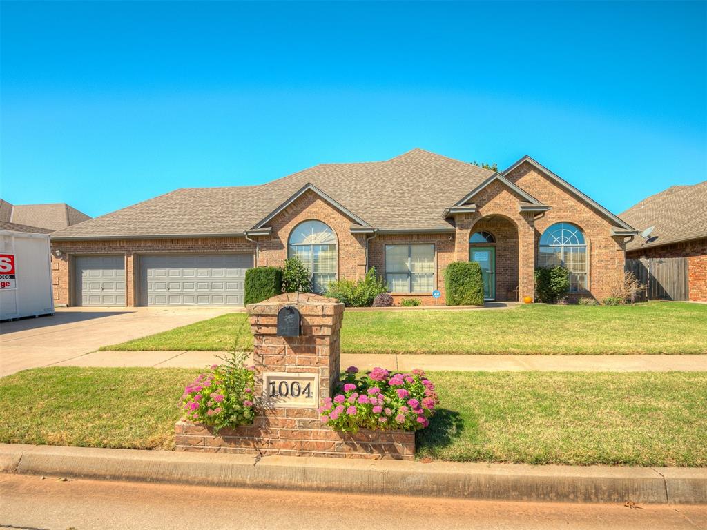 1004 Majestic Avenue Property Photo