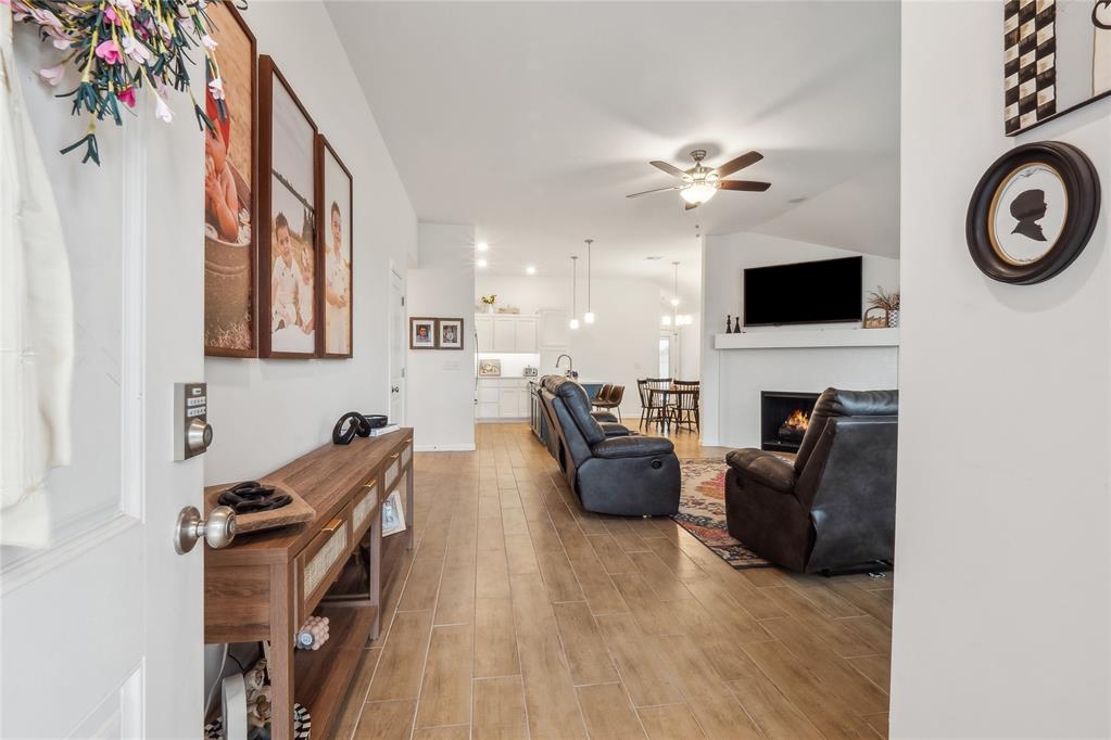 10492 Cattail Terrace Property Photo 5