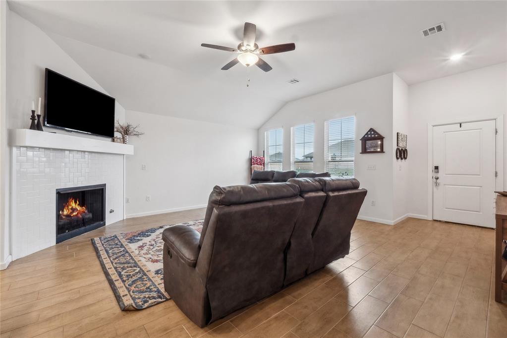 10492 Cattail Terrace Property Photo 7