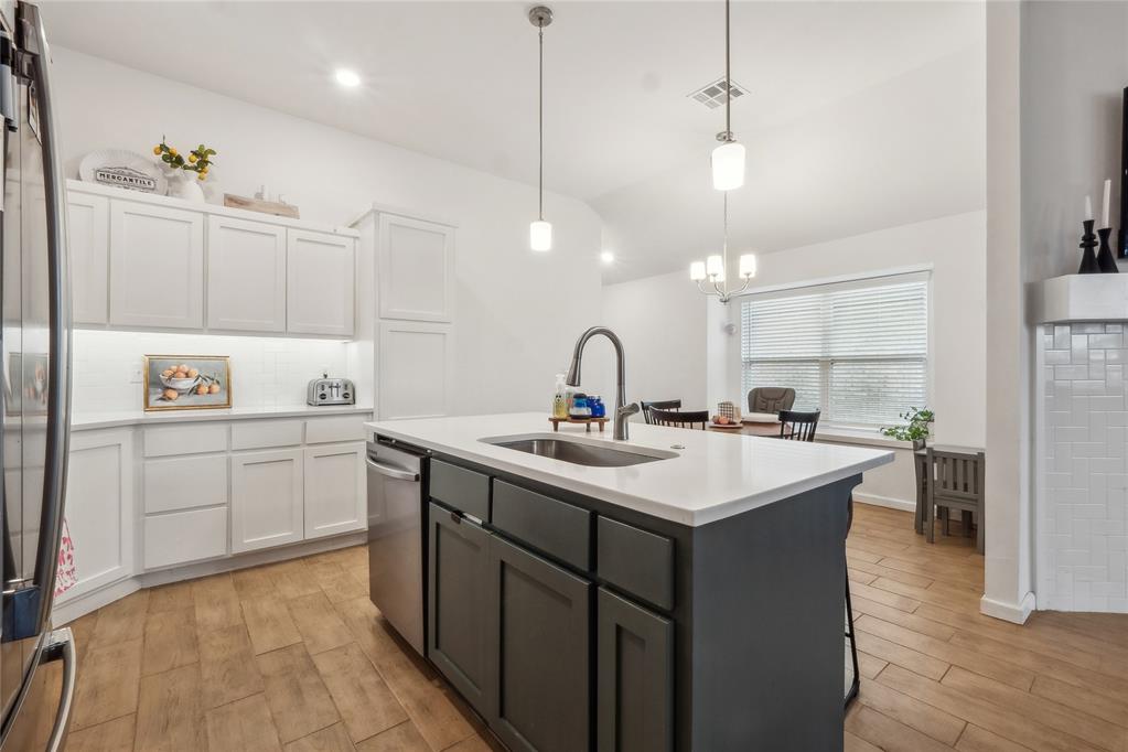 10492 Cattail Terrace Property Photo 9