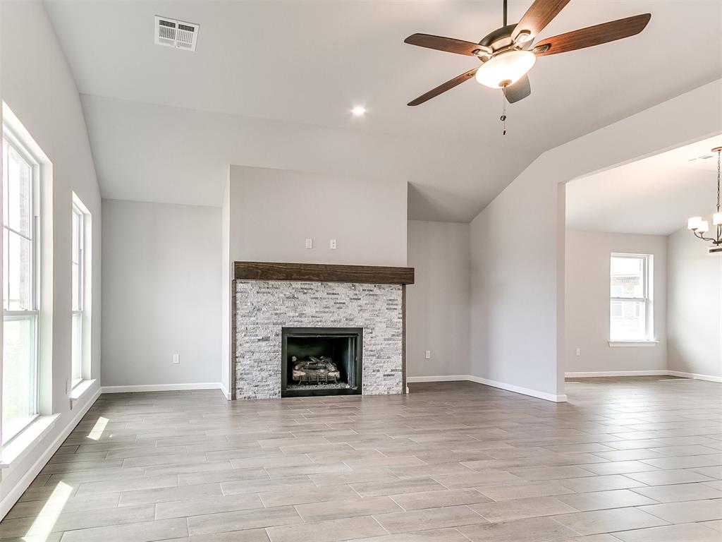 1679 Bloomington Court Property Photo 6