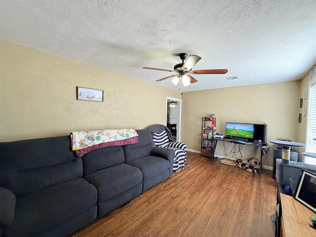 2717 S Bates Avenue Property Photo