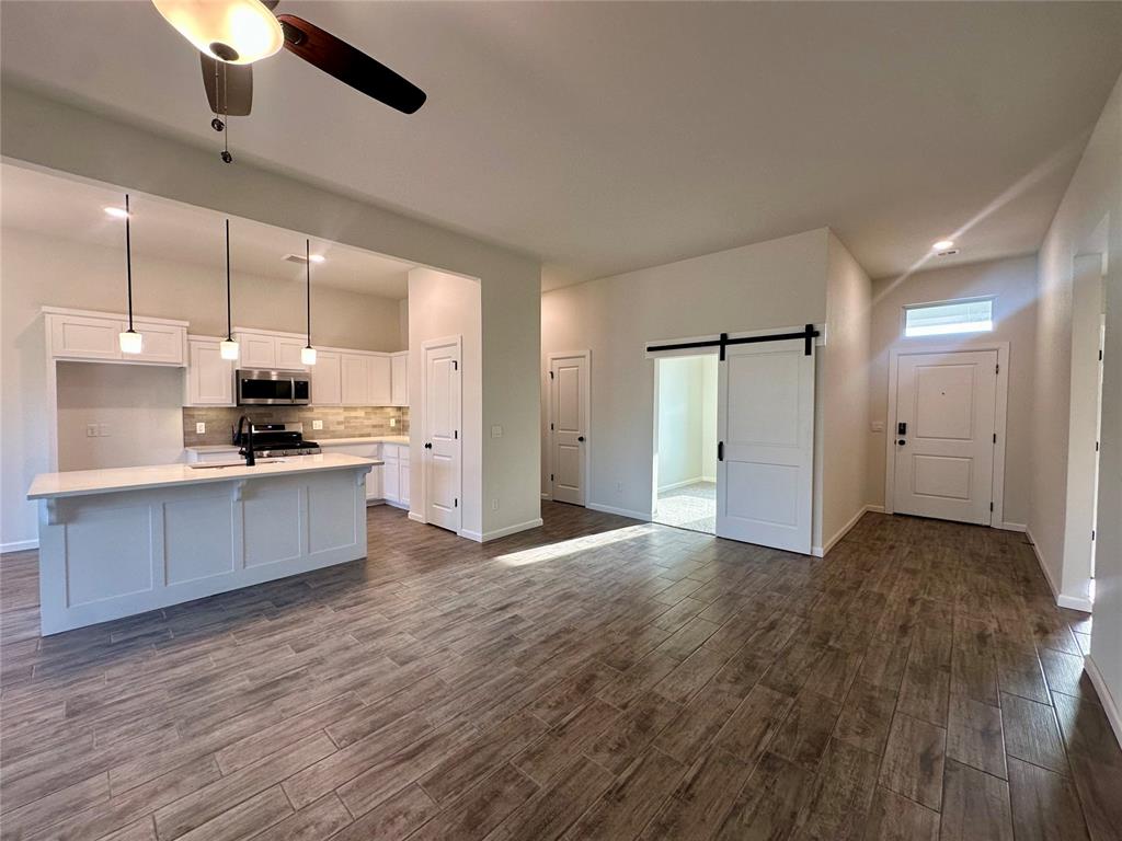 18220 Austin Court Property Photo 4