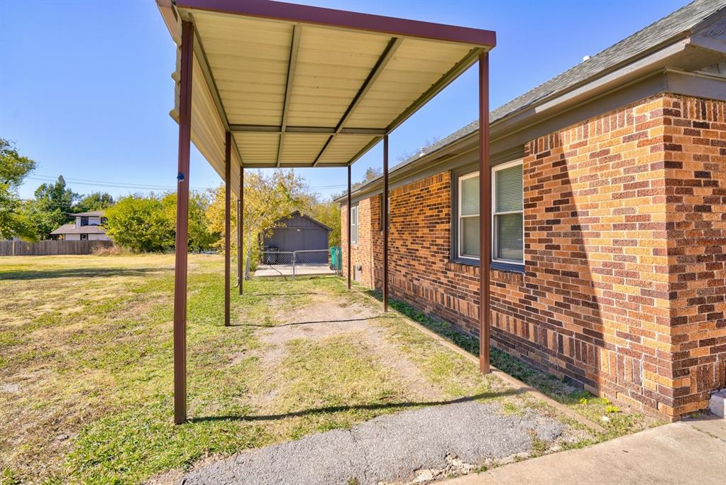 9709 N Western Avenue Property Photo 6