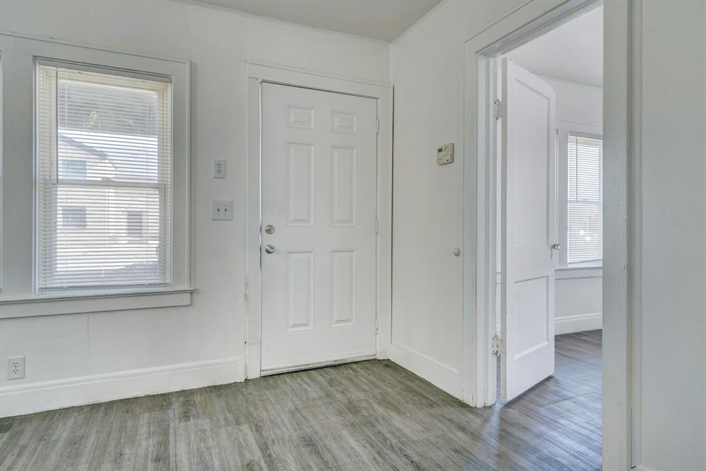 9709 N Western Avenue Property Photo 9