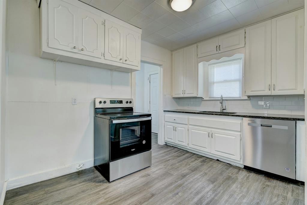 9709 N Western Avenue Property Photo 32