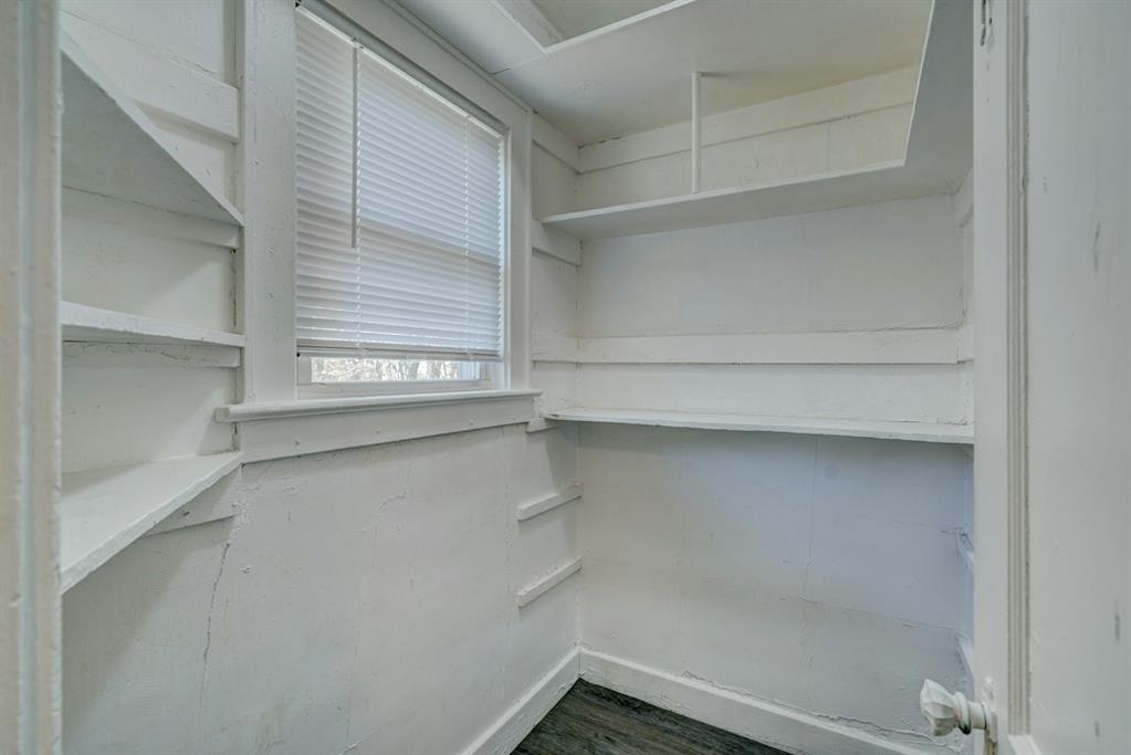 9709 N Western Avenue Property Photo 36