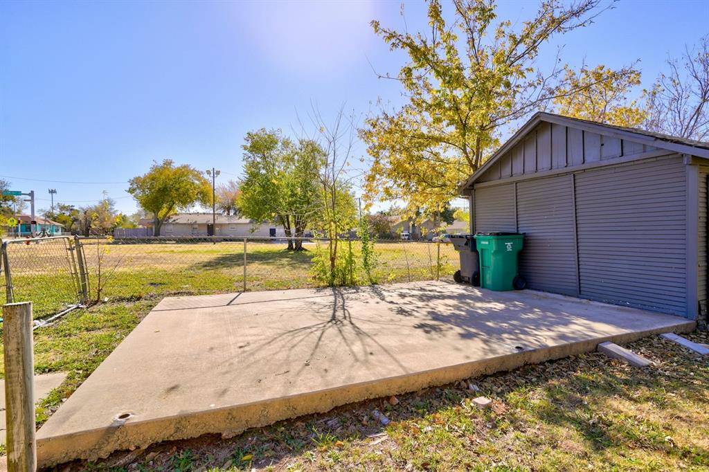 9709 N Western Avenue Property Photo 39