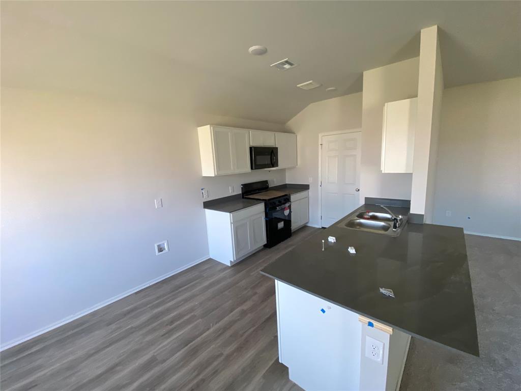 928 S Bear Lane Property Photo 3