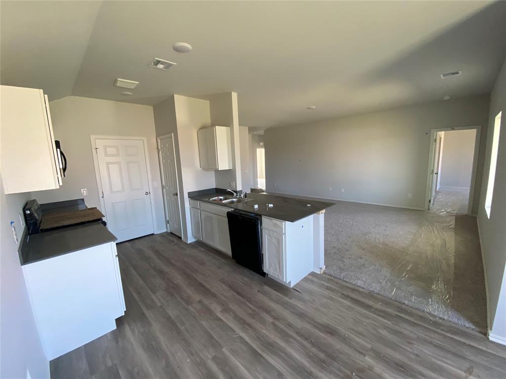 928 S Bear Lane Property Photo 4
