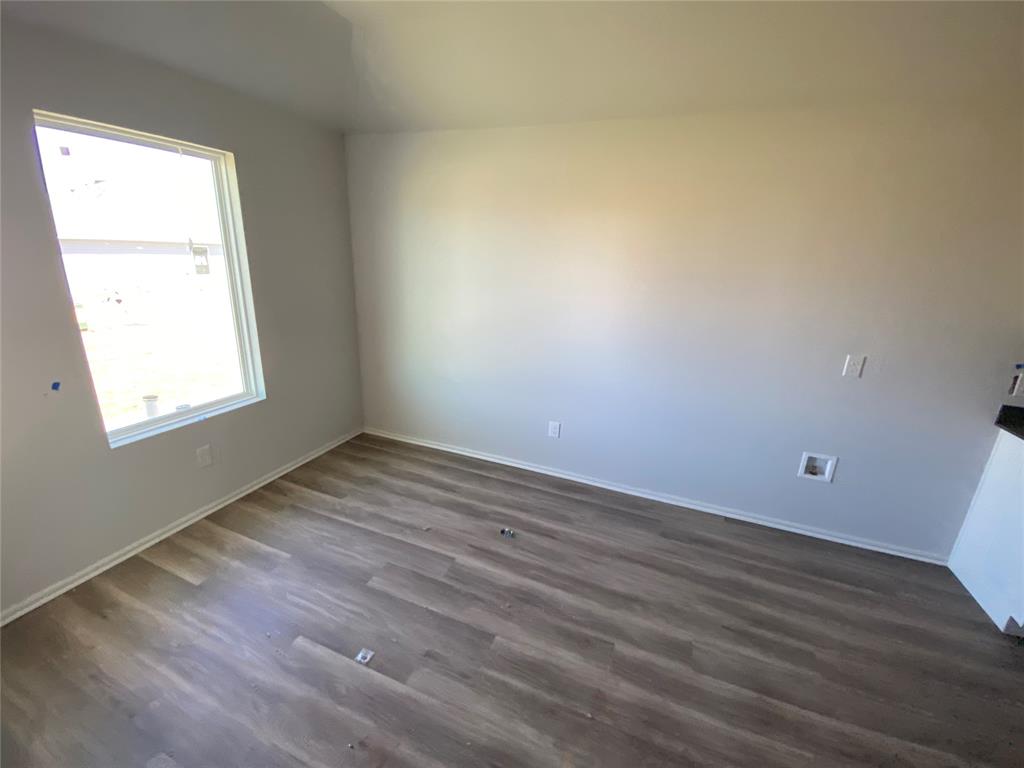 928 S Bear Lane Property Photo 5