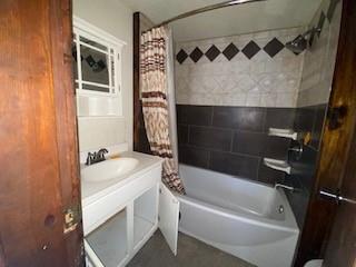 233 S Louis Tittle Avenue Property Photo 21