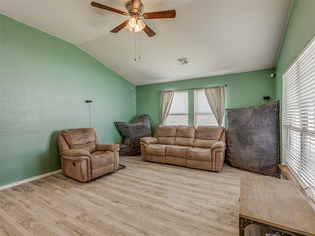 2036 Cloverdale Lane Property Photo 5
