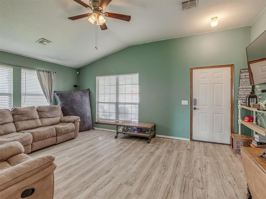 2036 Cloverdale Lane Property Photo 6