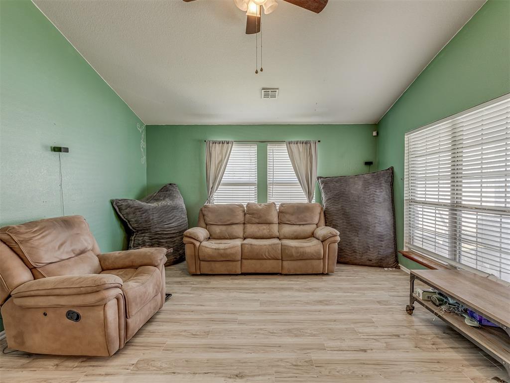 2036 Cloverdale Lane Property Photo 7