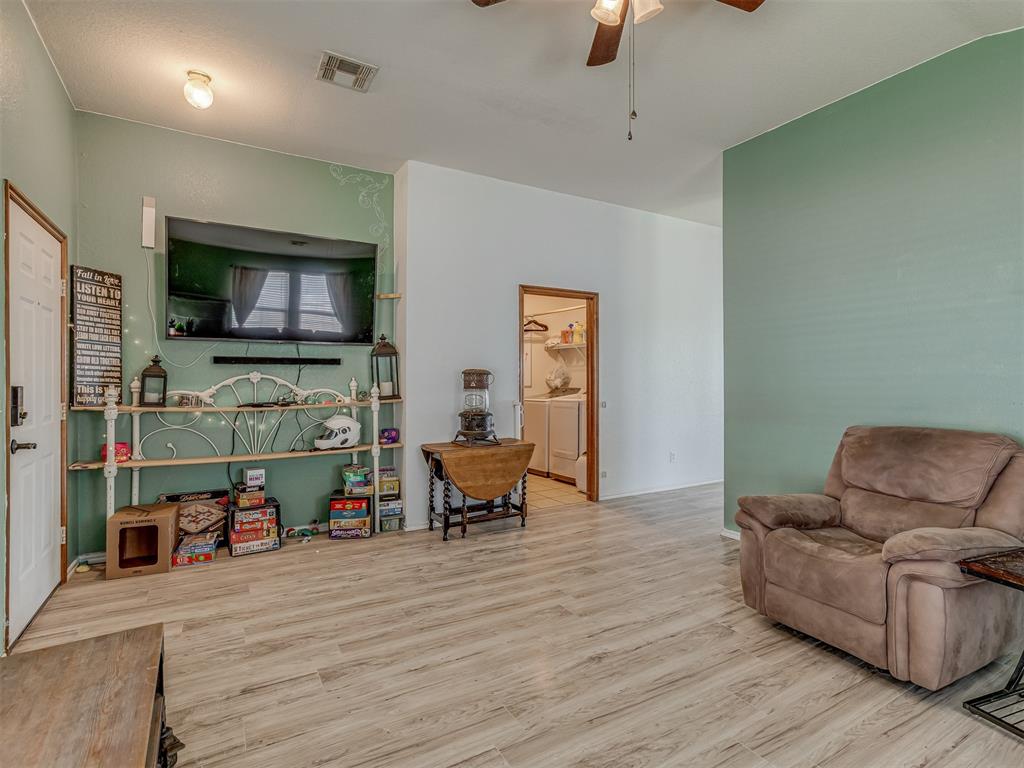 2036 Cloverdale Lane Property Photo 8