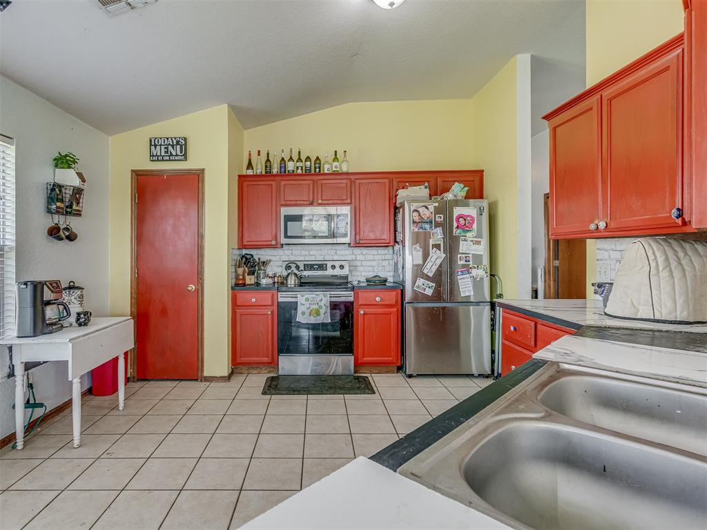 2036 Cloverdale Lane Property Photo 14