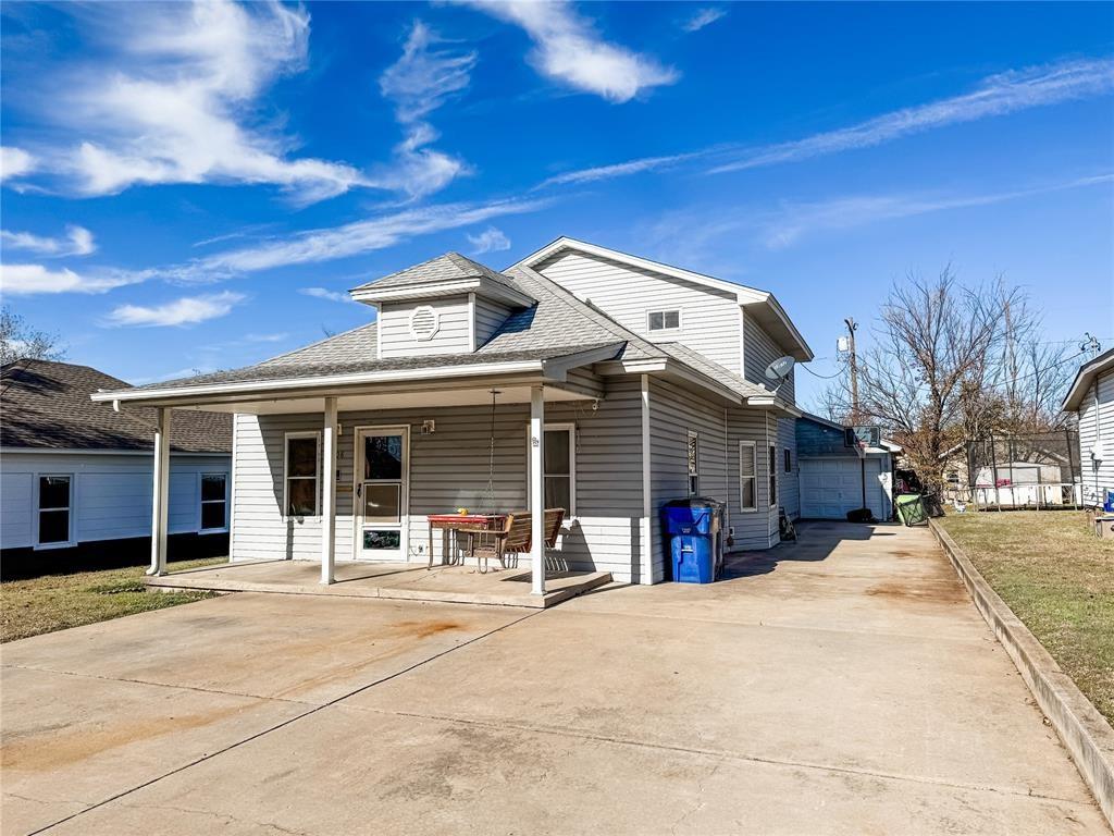 808 W London Street Property Photo