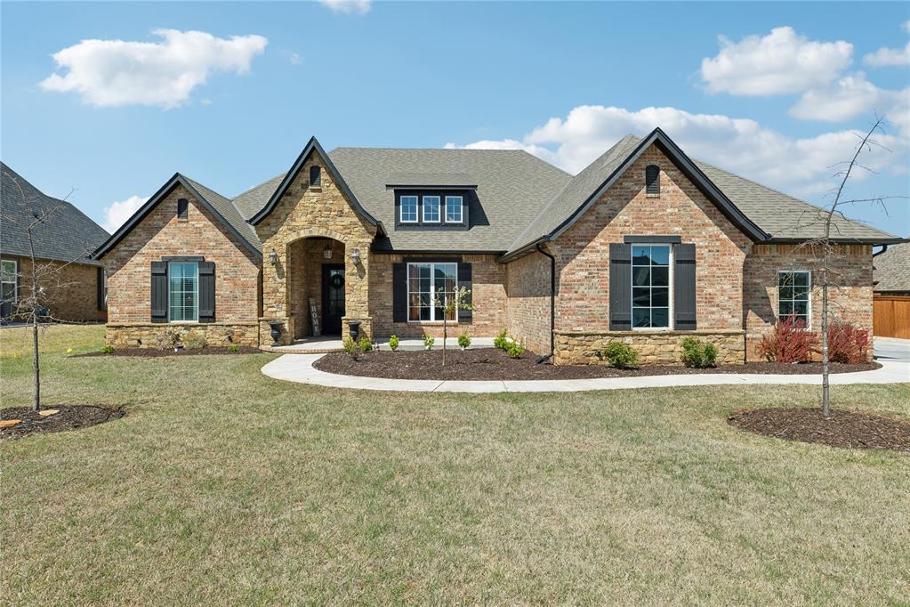 2585 Forest Glen Drive Property Photo 1