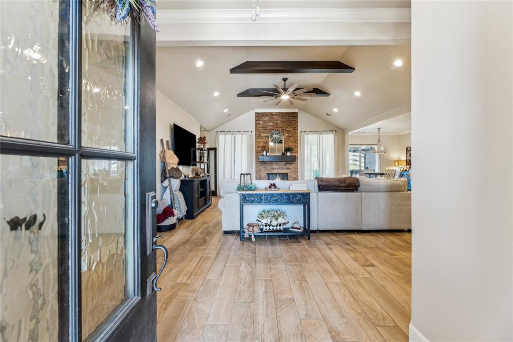 2585 Forest Glen Drive Property Photo 7