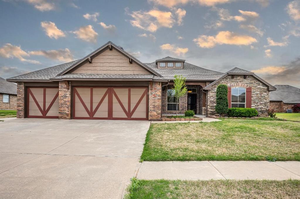 9609 Lakecrest Drive Property Photo