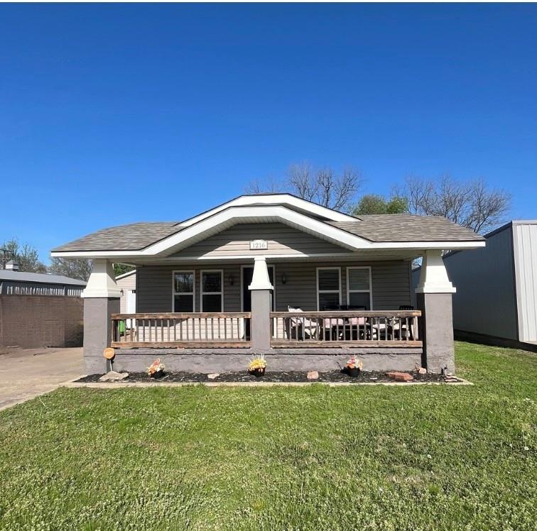 1216 N Jim Thorpe Boulevard Property Photo