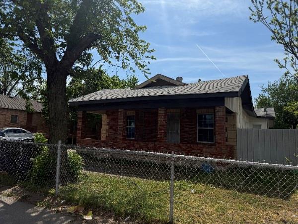 4115 S Shields Boulevard Property Photo 1
