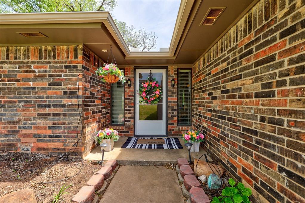 1600 Pine Oak Drive Property Photo 3