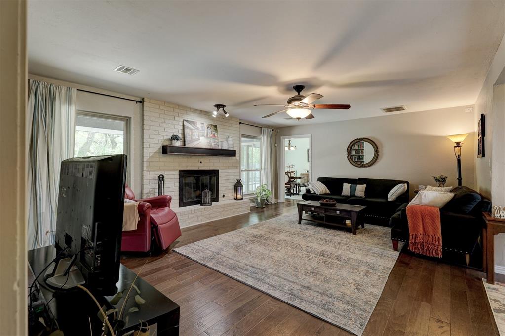 1600 Pine Oak Drive Property Photo 6
