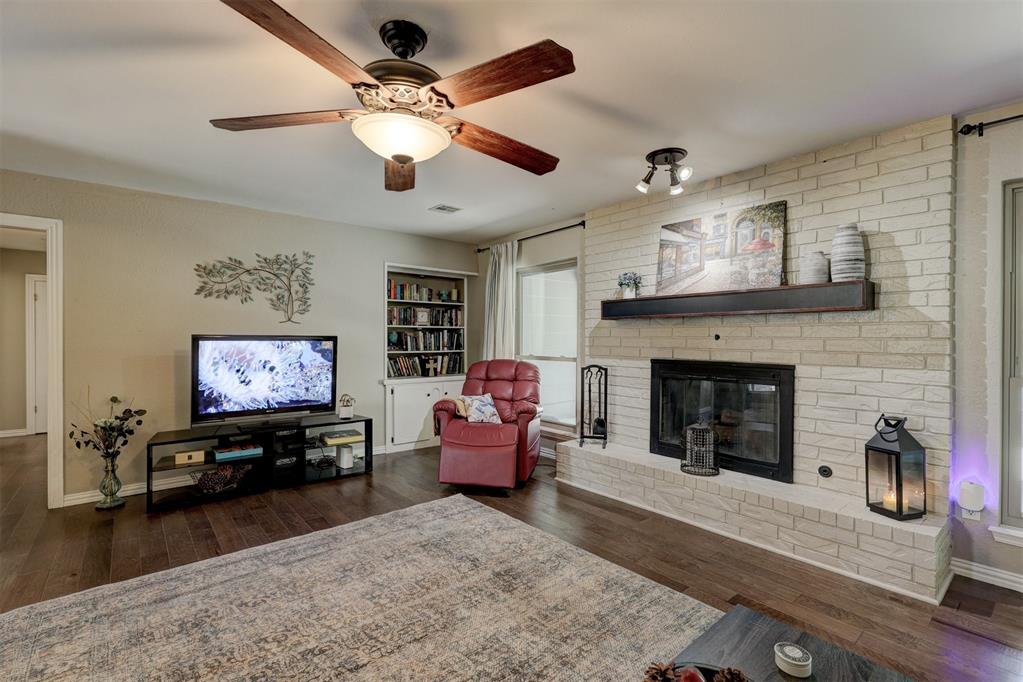 1600 Pine Oak Drive Property Photo 7