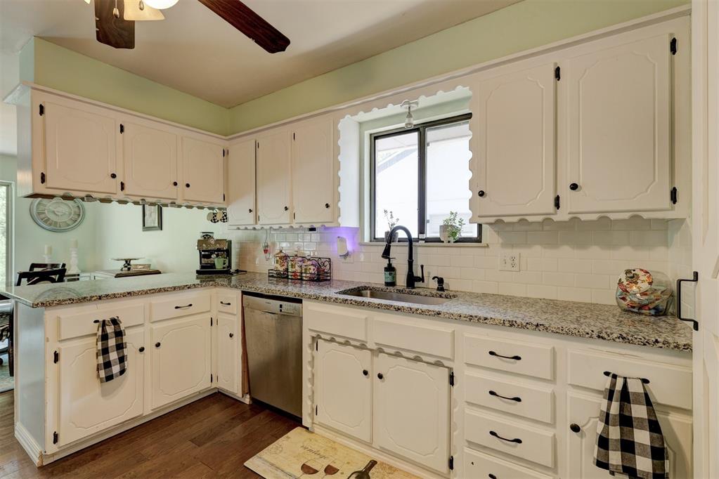 1600 Pine Oak Drive Property Photo 10