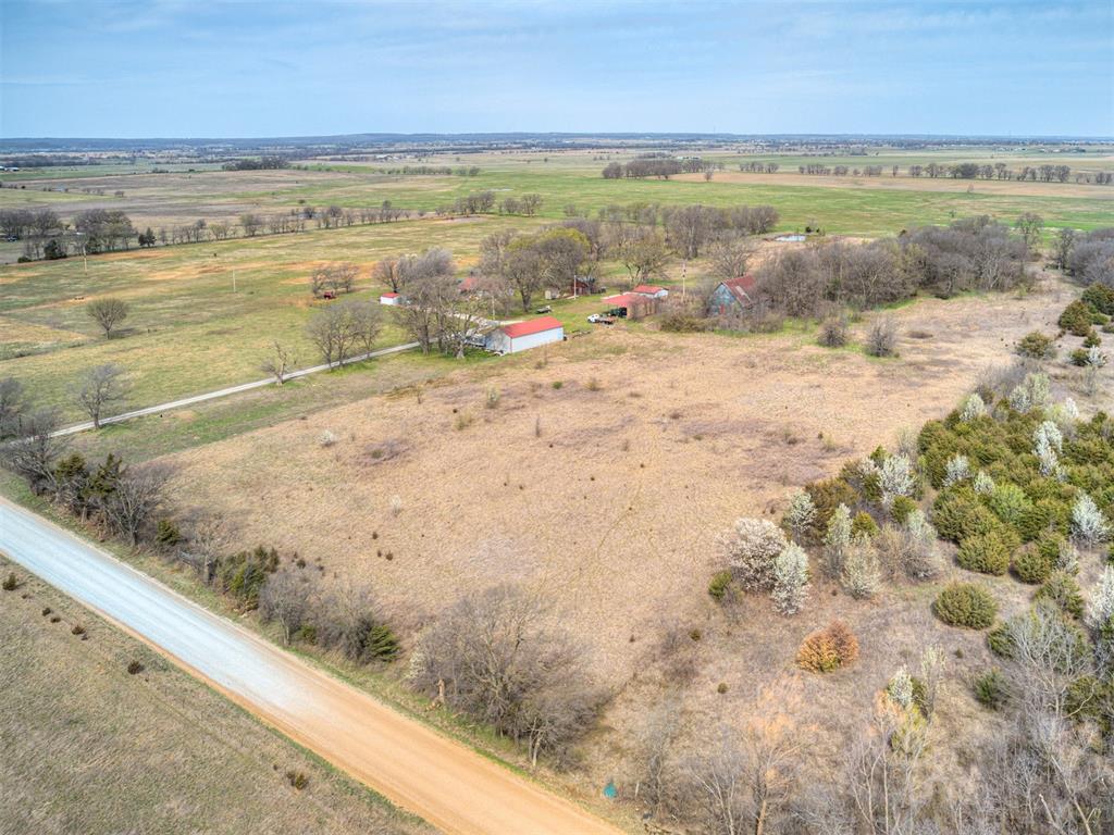 E 360 Road Property Photo