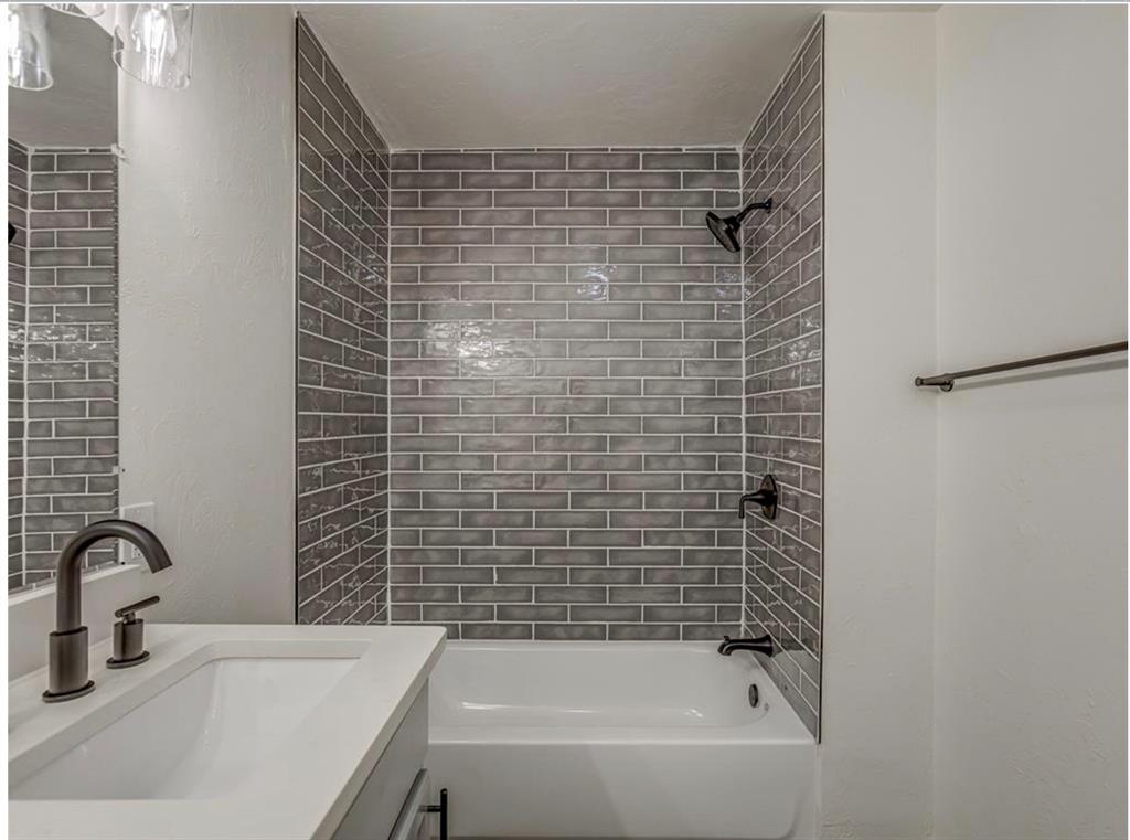 1619 Se 63rd Street Property Photo 8