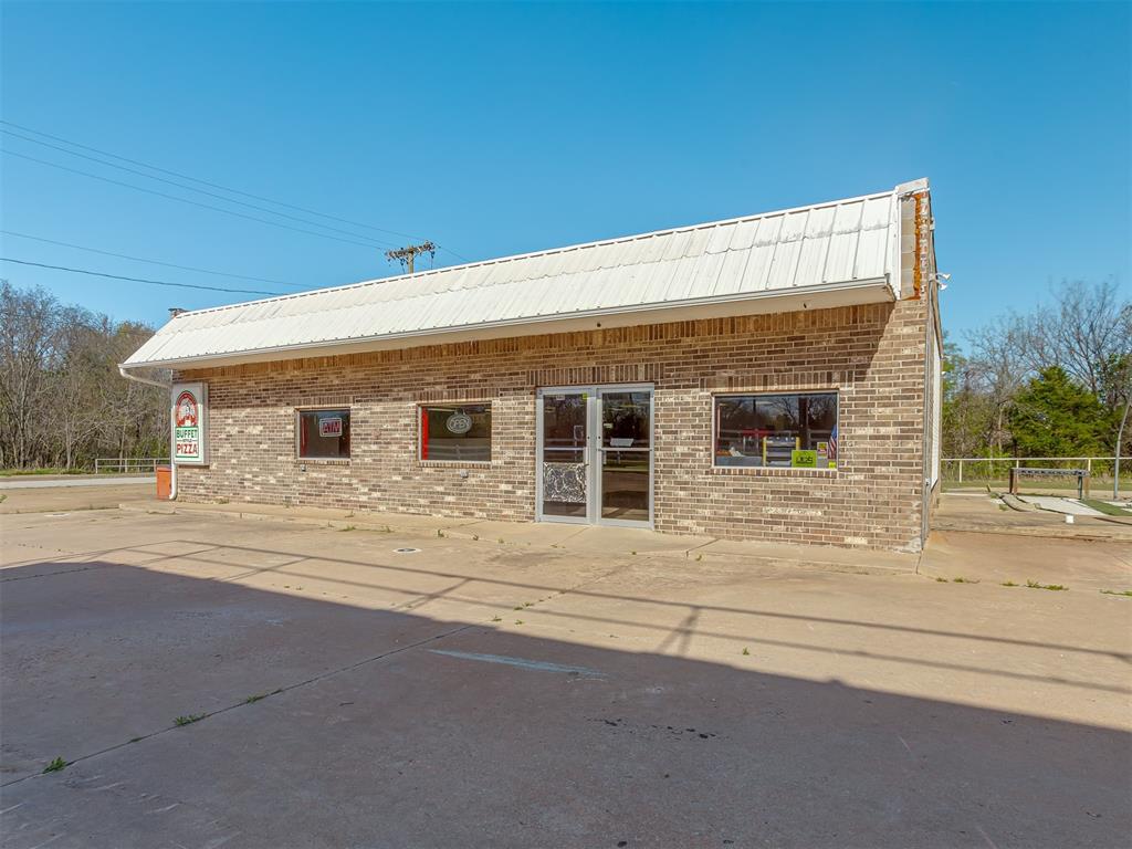 1221 S Highway 99 Property Photo