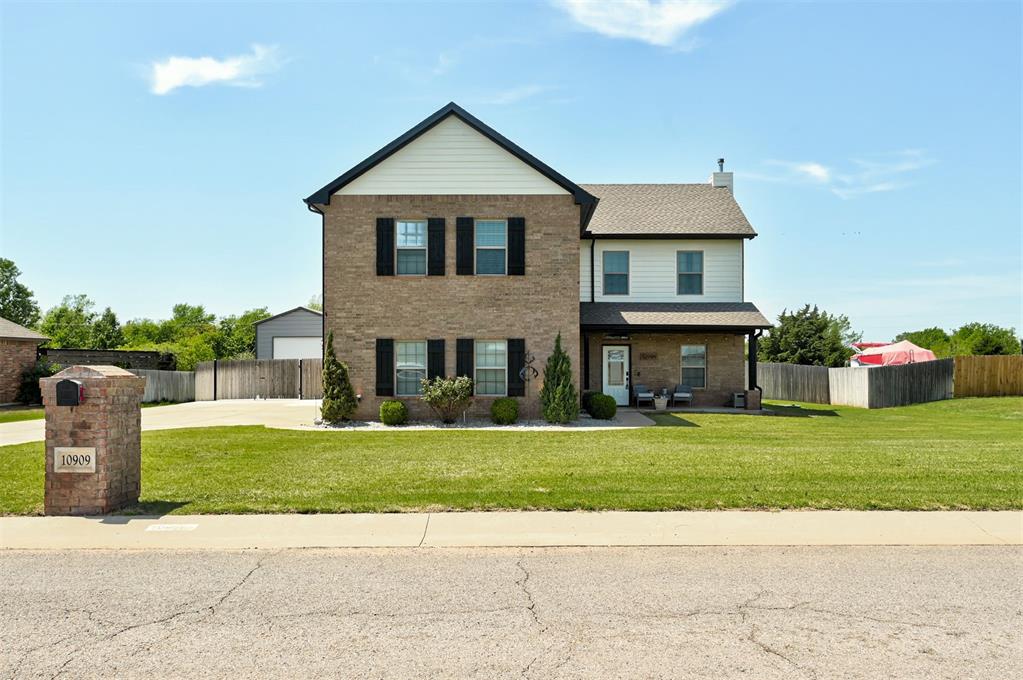10909 N Pointe Drive Property Photo