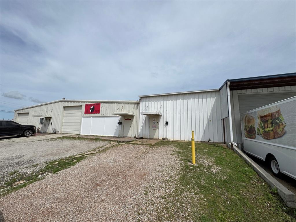 1515 N Tucker Avenue Property Photo