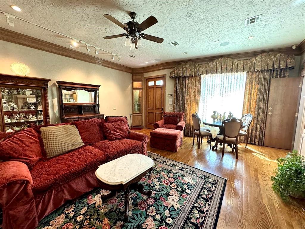 506 W Chickasha Avenue Property Photo 1